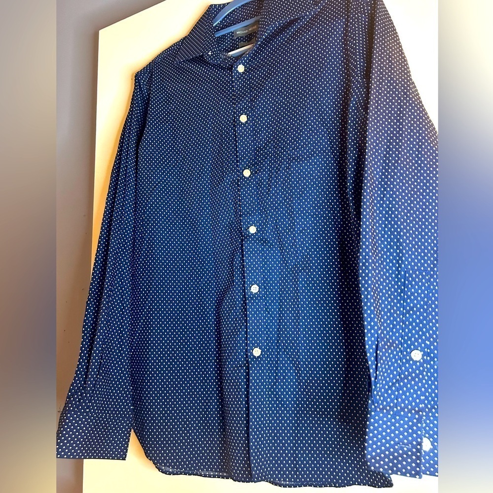 Michael Kors Men’s button up long sleeved shirt, large-slim fit